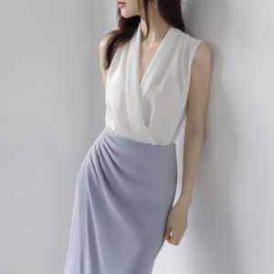 เสื้อเชิ้ตแขนกุดผ้าซาตินสีพื้นสำหรับผู้หญิง MZOMXO ฤดูร้อนปี 2022 เสื้อกั๊กคอวีแบบสวมหัวสำหรับเดินทางไปทำงาน