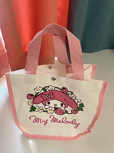 BAGSMART กระเป๋าหิ้ว HelloKitty ลายการ์ตูนน่ารัก กระเป๋าสะพายผ้าใบ น้ำหนักเบาพกพาสบาย ๆ กระเป๋าถือกระเป๋าเบนโตะ