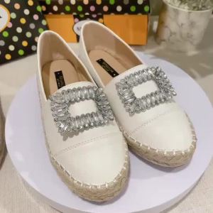 รองเท้าแฟชั่น รุ่น L202-109 รองเท้าน่ารักๆ รองเท้าผู้หญิง กันน้ำ กันลื่น เพิ่มความคงทน สวยงาม สินค้าคุณภาพ พร้อมส่ง