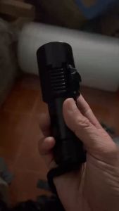 Đèn pin lặn biển XP -020 chuyên nghiệp lặn sâu 50m nhỏ gọn sử dụng 3 loại pin