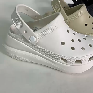 Sandal CR0SS Classic Crush Clog Sandal Wanita T-9 Clogs Berlubang - Sol Tebal 5cm Bahan EVA Lembut Tahan Lama