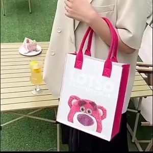 Túi vải nỉ LOTSO form vuông tiện lợi đa năng họa tiết hoạt hình gấu dâu Size chất liệu mềm mại tiện lợi chất lượng cao