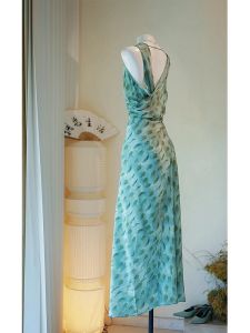 Summer New Arrival Womens Floral Print V-Neck Midi Dress Elegant Drapey Unique Sleeveless Green Base Color Commute Style