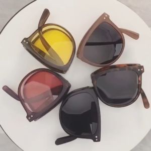 แถมฟรี 2023 แว่นตากันแดดแฟชั่นพับได้ ป้องกันรังสีUV400 แว่นตากันแดด แว่นตาแฟชั่น แว่นตาพับได้ ใส่ได้ทุกเพศทุกวัย