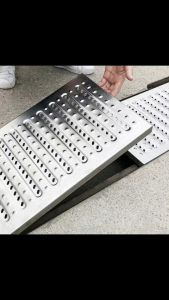 ฝาท่อระบายน้ำสแตนเลส (ขนาด10/20/30/40cm) ฝาท่อระบายน้ำ ที่ปิดฝาท่อ ตะแกรงน้ำทิ้งยาว ตะแกรงกัน รางท่อน้ำทิ้ง รางระบายน้ำ ฝาปิดท่อระบายน้ำ