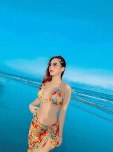 Sét đồ bơi nữ tam giác dây cột khoen tròn kèm khăn von màu sắc hoa cam đi biển đẹp BINIKI SG