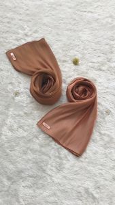 Pashmina Shimmer Terbaru: Kehangatan & Elegan