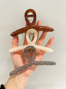 Simple Graceful Grip Womens Large Summer Simple Textured Hair Claw Hair Clips Hair Accessories Updo Shark Clip Korean Style