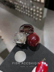 2025 New Korean Style Small Hair Clip Red Bean Rhinestone Princess Head Mini Shark Hair Clip Womens Sensation Bangs Hair Clip