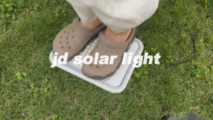 JD ไฟถนน LED คุณภาพสูงพลังงานแสงอาทิตย์กันน้ำ IP67 พร้อมแบตเตอรี่ ในตัวและระบบควบคุมระยะไกล