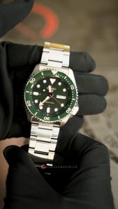Jam Tangan Pria Seiko 5 Sports  SRPD63K1 SKX Sports Style Automatic Green Dial Stainless Steel Strap