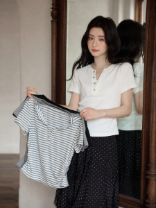 seemon | Áo Thun Tay Ngắn Cổ V May Đo Trắng Kiểu Hàn