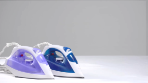 AIKO เตารีดไอน้ำเคลือบเทฟล่อน รุ่น EL-2018B พร้อมสเปรย์และรีดแบบแห้ง รับประกัน 1 ปี