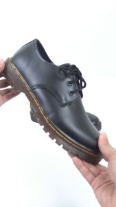 Sepatu Docmart Kulit Pria: Sepatu Kantoran Model Formal DC01 Mamojo Store