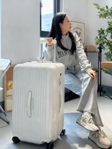 Ultra-Light Travel Bag Super Large Capacity Student Luggage Box Password Network Red 32 Quiet Soundproof Bag for Men Durable