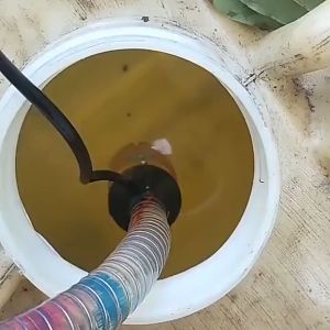 ปั๊มจุ่มไฟฟ้า ปั๊มดูดน้ํามันดีเซล ปั๊มดูดน้ํา น้ํามัน โซล่าปั๊ม DC 12V 30L / นาที แบบพกพามินิ สําหรับสูบน้ํามันดีเซลปั๊มถ่ายเทน้ํา แบบหนีบ