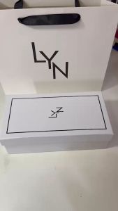 ์NEW กระเป๋า wallet ใบยาว LYN พร้อมสายสะพาย 6 สี พร้อมกล่อง ถุงผ้า ป้าย