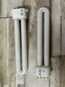 BÓNG ĐÈN 4 CHÂN 9W THẲNG DÙNG CHO ĐÈN BÀN/ĐÈN SẠC Vvv