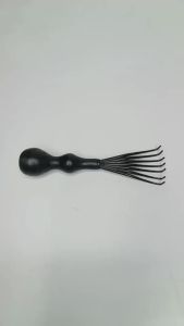 Plastic Cleaning Comb with Airbag Air Cushion Bristle Hair Comb with Cleaning Hook Paw for Hair Dusting And Cleaning