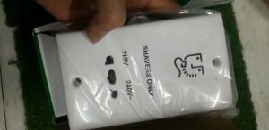 Ổ cắm dao cạo râu E727 WE G19 Schneider - Màu trắng điện áp 115/240 Vac