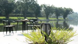 HOMEKING | 2pcs & 4pcs 12 LED Solar Lights with Waterproof Flickering Fire Flame Lawn Solar Torch Light Garden Lamp Pelita Lampu Raya Murah