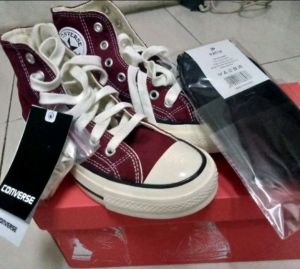 SEPATU CONVERESEHIGH PRIAWANITA