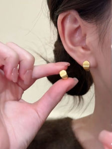 Fashionable Retro Gold Brushed Earrings Womens Unique Design High-Quality Earring Fashionable OL Style Handmade Alloy Geometric Pattern