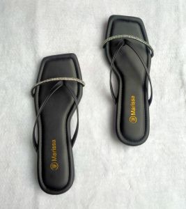 Marissa - Sandal Flat Sandal Teplek Wanita Jepit Hiasan Mutiara Terbaru Murah