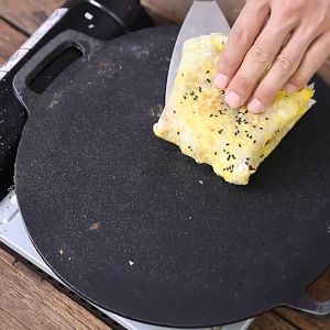 LESTOP Pre-seasoned Pure Cast Iron Flat Pan / Non Stick Crepe Pan 28cm / Outdoor Camping Cookware / Roti Canai / Dosa Tawa 无涂层铸铁平底锅鏊子