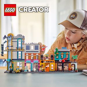 LEGO Creator 31141 Main Street Building Toy Set (1459 Pieces) Mainan Susun (9 Tahun+)