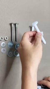 Ốc nắp bồn cầu chân ốc két nước bồn cầu