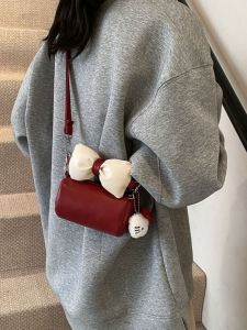 กระเป๋าสะพายไหล่ขนาดเล็กสุดน่ารัก กระเป๋าถือแบบสะพายข้างสำหรับผู้หญิง กระเป๋าแฟชั่นฤดูใบไม้ร่วง/ฤดูหนาว กระเป๋าสะพายข้างแบบลำลอง