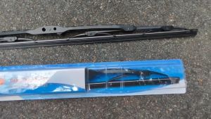 Gạt mưa ô tô TOYOTA Camry Altis Vios Fortuner Innova Avanza Yaris Veloz Xương cứng UP PARTS CHÍNH HÃNG.