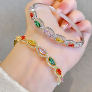 สร้อยข้อมือแฟชั่นผู้หญิงใหม่สร้อยข้อมือเพทายที่มีสีสันอารมณ์สร้อยข้อมือทุกการแข่งขันพร็อพระดับสูง