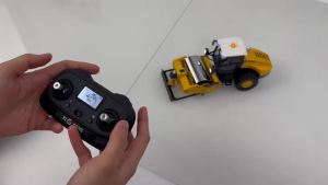 YG131 RC Road Roller 3KM/H 1/50 Scale Mini Electric RC Car Model Toy RTR Version with Lighting and Sound System 2026 New Product