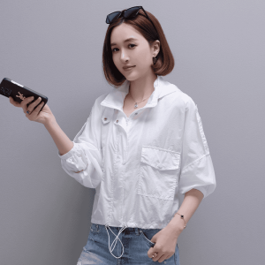 เสื้อคลุมกันแดดมีฮู้ดแบบสั้นสำหรับผู้หญิง ฤดูร้อนปี 2025 เสื้อคาร์ดิแกนบางระบายอากาศได้ดี ทรงหลวม ปกป้องจากแสงแดด เสื้อตัวบน