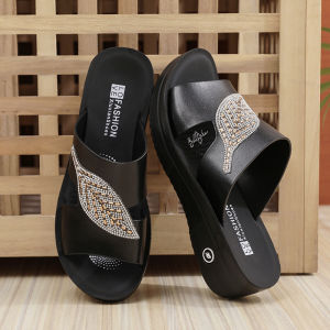 Comfortable Flat Bottom Ladies Slippers Soft Bottom Anti-Slip Summer Fashion Cool Style Low Cut Open Toe PVC Material Slippers