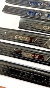 Ốp Bậc Cửa Nẹp Bước Chân Trong Ngoài Xe Mazda CX5 2026-2018 Mẫu carbon Cao Cấp
