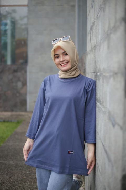 Kaos%20Wanita%20Oversized%20Lengan%207/8%20LD%20130%20hijab%20Jumbo%20basic%20korean%20stlye%20%20ukuran%20M,L,XL,XXL%20Baju%20Basic%20oversize%20katun%20combed%2024s%20TEBALL%20-%20Image%207