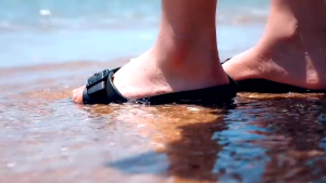 Sandal Pantai Wanita: Pilihan Nyaman & Tahan Lama