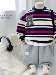 เสื้อฮู้ดลายทางสำหรับเด็กชาย ผ้าขนแกะหนา เสื้อชั้นในบุขนแกะ ทรงหลวม แขนยาว คอตั้ง คอกลม ฤดูใบไม้ร่วง/ฤดูหนาว