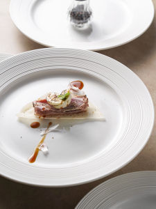 Luxurious Western Style Ceramic Dining Plate Round For Steak And Pasta