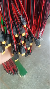 8-foot professional MC4 to XT60i solar charging cable connector suitable for outdoor solar charging adapter. The length is 3 meters.