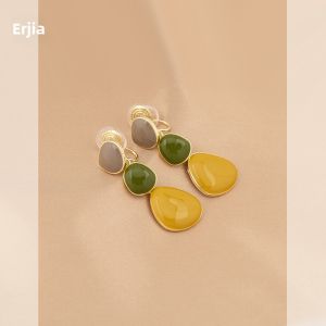 Fresh and Stylish Contrast Color Asymmetrical Long Geometric Stud Earrings Fancy Retro Hong Kong Style Non-Piercing Mosquito Coil Ear Clip