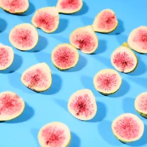 (Ran Ran Squirrel) Freeze-dried Figs Dehydrated Ready-to-eat Fruit Baked Snowflake Crisps Fig Crisps Fruit and Vegetable Crisps Snacks