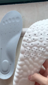 แผ่นรองเท้า PU ยืดหยุ่นสูง กันกระแทก 4D นุ่ม รองรับโค้งเท้า แผ่นรองเท้าเพื่อสุขภาพ ระบายอากาศ ป้องกันกลิ่น