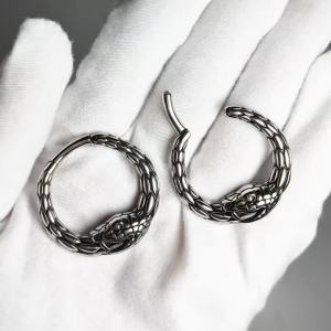 1/2PCS Surgical Steel Moon Face & Snake Bites Tail Round Ear Weights for Stretched Ears Gauges Ear Plugs Ear Weight Hanger Click