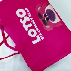 Túi mỹ phẩm du lịch GẤU DÂU LOTSO (40x30x20cm) túi vải nỉ dầy bền chắc chống nước họa tiết dễ thương - giadunggiare.vn