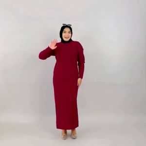 Long dress rajut wanita terbaru medari motif salur kekinian