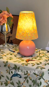 วินเทจดอกไม้แตกใน Nordic จีบโคมไฟตั้งโต๊ะอภิบาลฝรั่งเศสโคมไฟตั้งโต๊ะห้องนอนหัวเตียงตกแต่งบรรยากาศไฟกลางคืนขนาดเล็ก